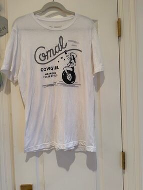 Comal Cowgirl Graphic Tee - White